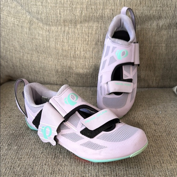 Pearl Izumi Cycling  Shoes (Peleton ) - Picture 1 of 10